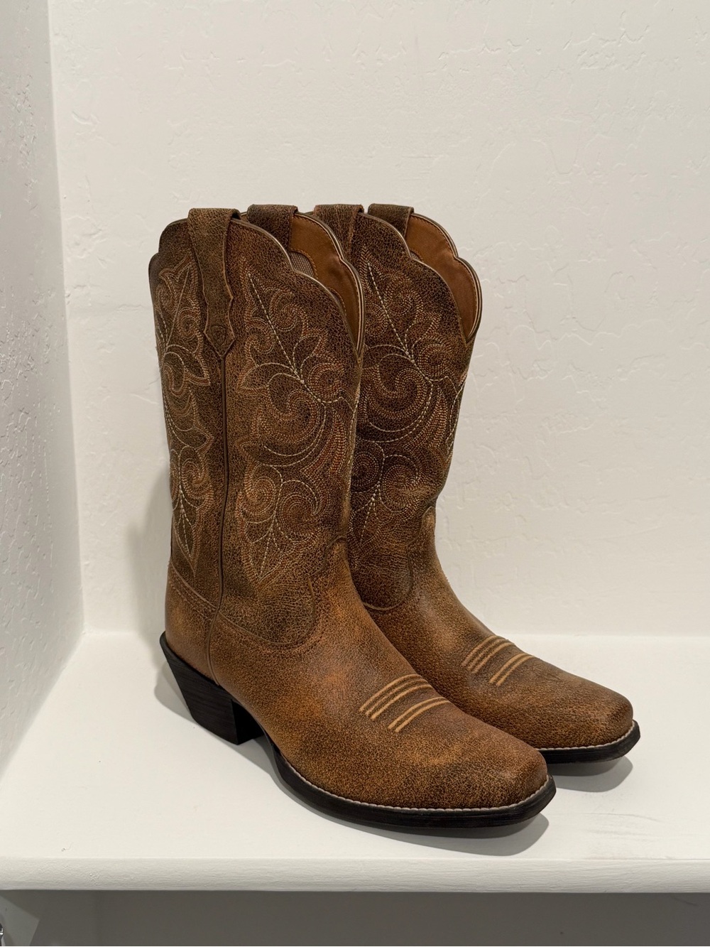 Ariat Brown Leather Western Cowboy Boots - Picture 2 of 4